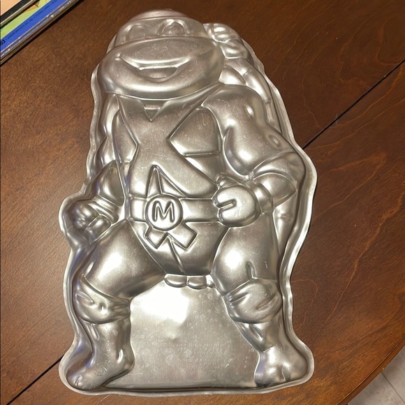 Ninja Turtle Cake Pan - Picture 1 of 3